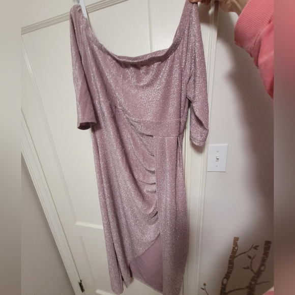 Pink shimmery dress! ๐ - Picture 2 of 4